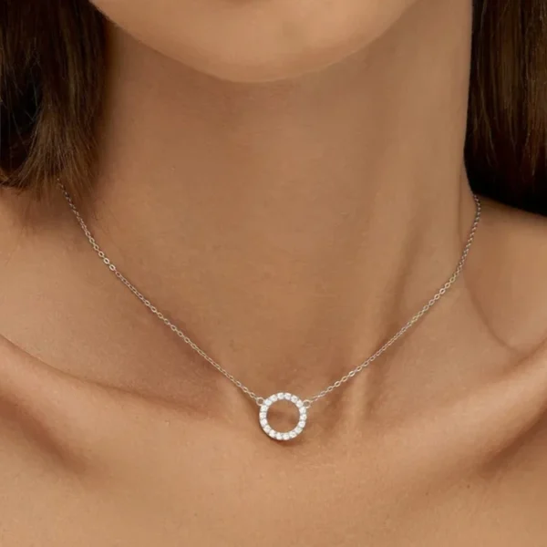 Fashion Trend Elegant Jewelry Simple Crystal Circle Pendant Necklace Golden Color Unquie Women Necklace Party Wedding Gifts